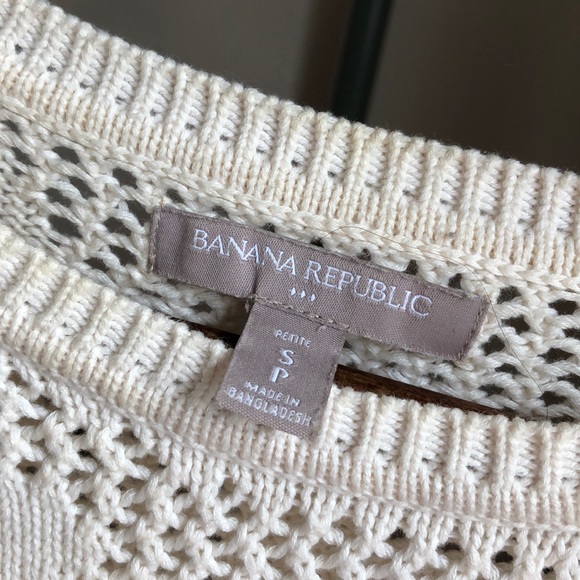 Banana Republic Cropped Sweater - Picture 4 of 4